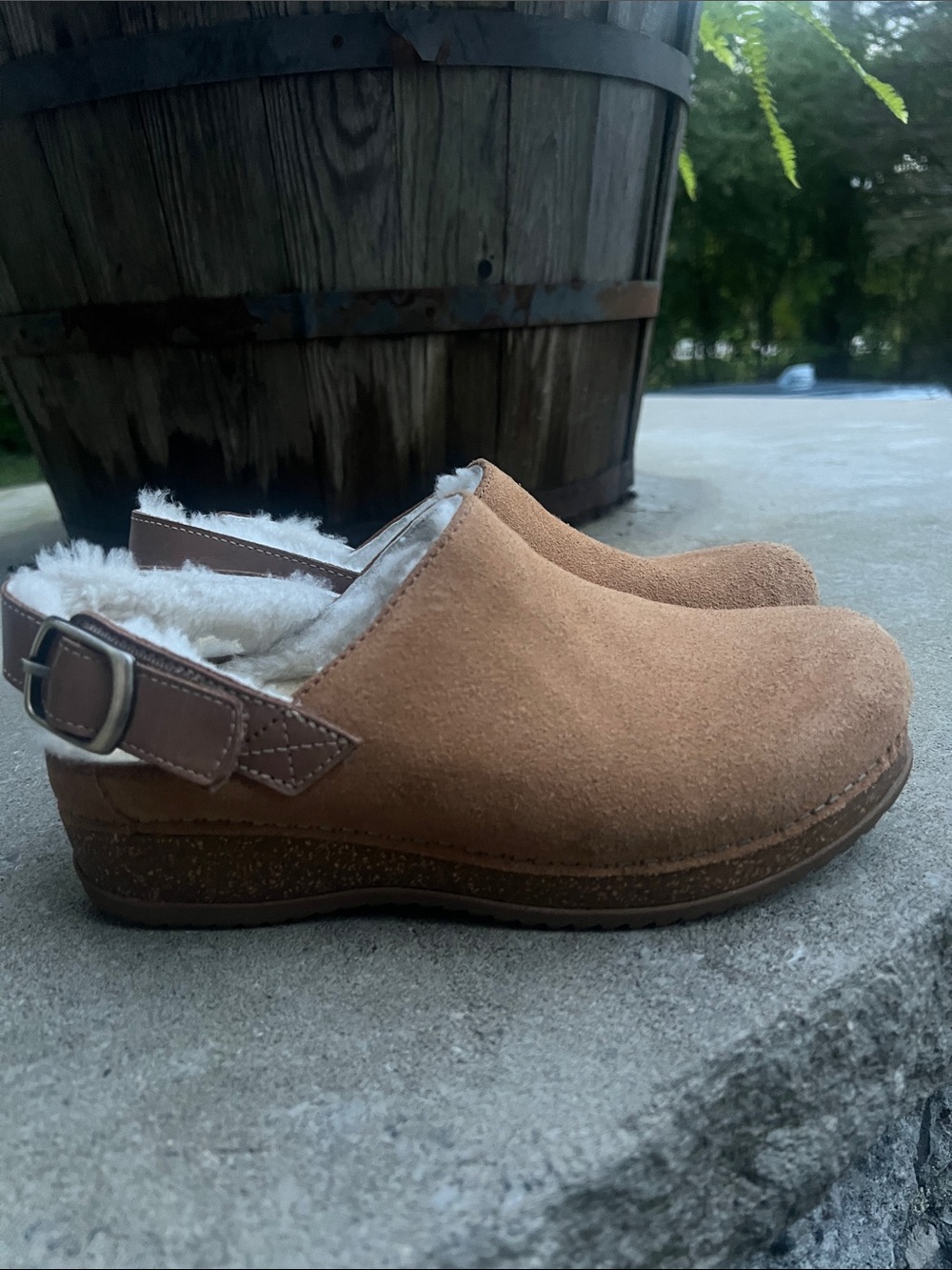 Dansko Merrin Cozy Suede Slingback Clogs Tan Size 37 (US 6.5-7)